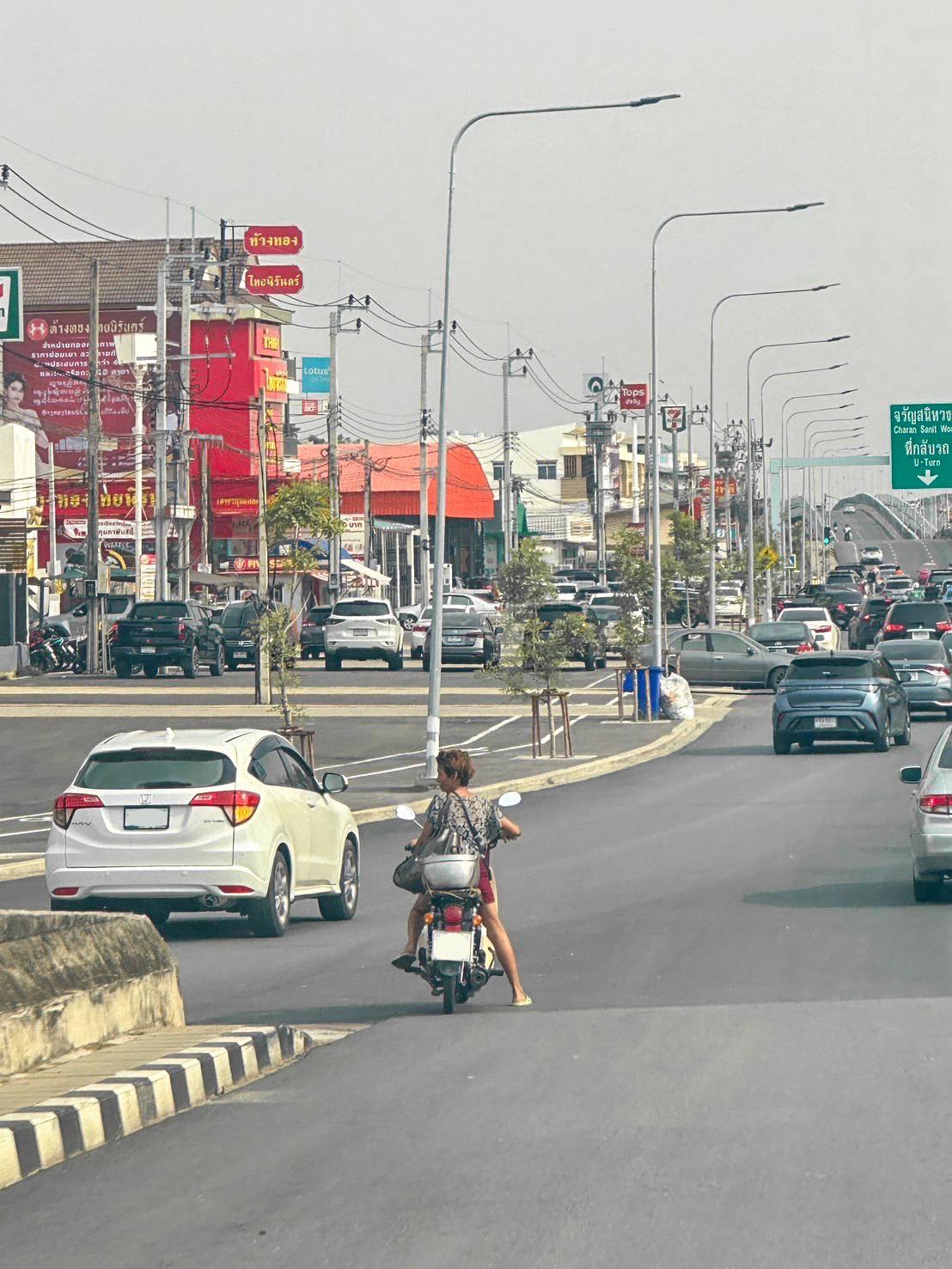 ปรับปรุงถนนและทางเท้า พุทธมณฑลสาย 1