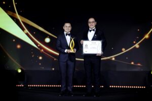จากบางกอกพีอาร์ -- เอพี ไทยแลนด์ คว้า 14 รางวัลสูงสุดและมากที่สุดจาก PropertyGuru Thailand Property Awards 2026 พร้อมไฮไลต์สำคัญ นายรัชต์ชยุตม์ นันทโชติโสภณ ประธานฝ่ายบริหาร รับรางวัล Changemaker Award คนแรกในไทย - 4 AP Property GURU