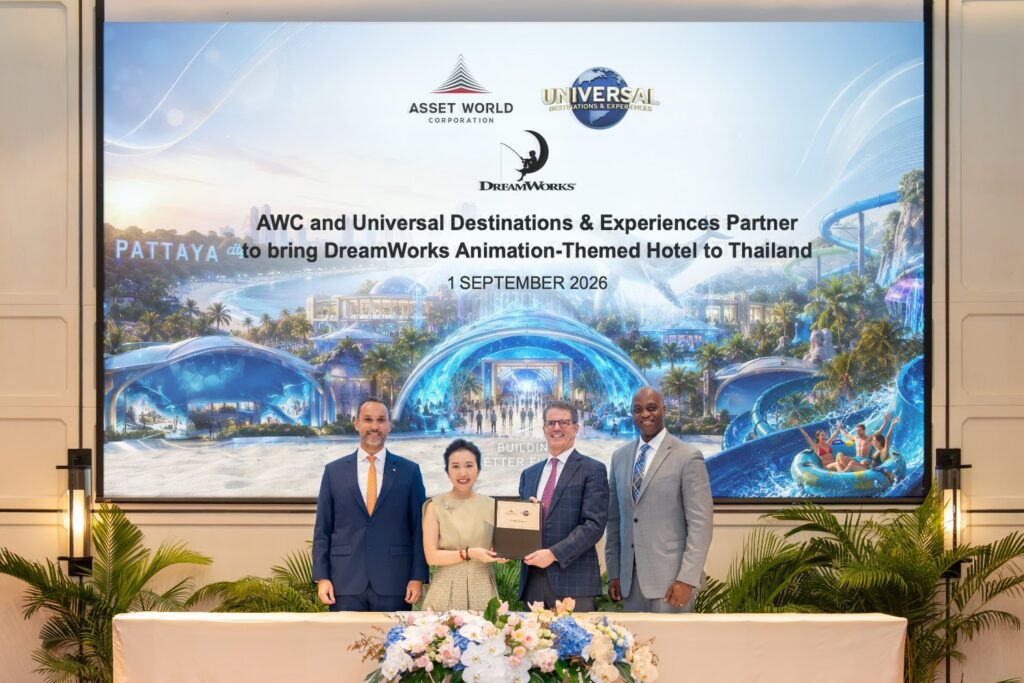 (ข่าวประชาสัมพันธ์) AWC ผนึก Universal Destinations & Experiences ต่อยอดความร่วมมือวางแผน เปิดตัวโรงแรมธีม DreamWorks Animation แห่งแรกของไทย ที่ Aquatique พัทยา เสริมแกร่งให้โครงการแฟลกชิป Aquatique สู่การเป็นจุดหมายปลายทาง การท่องเที่ยวระดับโลกด้านความบันเทิงสำหรับครอบครัว - Main Photo_AWC continued partnership UDX