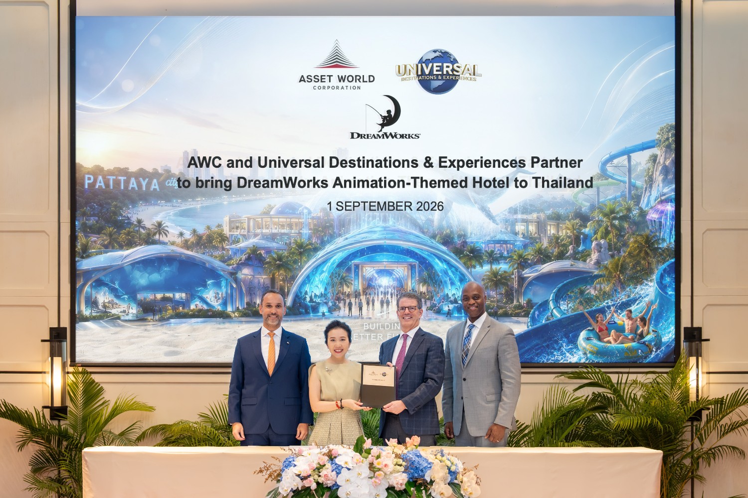 (ข่าวประชาสัมพันธ์) AWC ผนึก Universal Destinations & Experiences ต่อยอดความร่วมมือวางแผน เปิดตัวโรงแรมธีม DreamWorks Animation แห่งแรกของไทย ที่ Aquatique พัทยา เสริมแกร่งให้โครงการแฟลกชิป Aquatique สู่การเป็นจุดหมายปลายทาง การท่องเที่ยวระดับโลกด้านความบันเทิงสำหรับครอบครัว - Main Photo_AWC continued partnership UDX