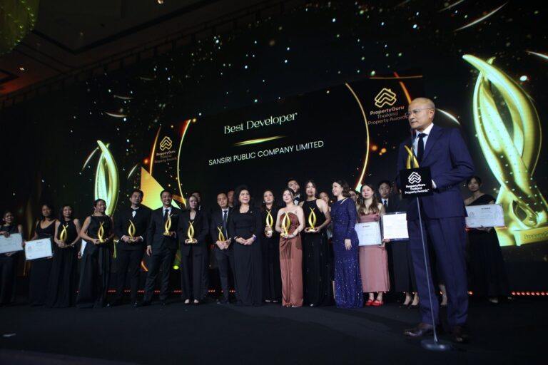 แสนสิริ ข่าวประชาสัมพันธ์ --- “แสนสิริ” คว้ารางวัลใหญ่สุด “BEST DEVELOPER” หนึ่งเดียวในไทย จาก PropertyGuru Thailand Property Awards 2026 ตอกย้ำผู้นำอสังหาฯ ของประเทศ และแบรนด์ขวัญใจมหาชน - Sansiri - Property Guru Award 2026_3 Best Developer