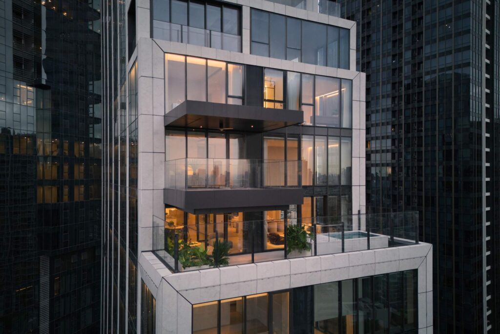 ข่าวประชาสัมพันธ์ : SCOPE THONGLOR สร้างปรากฏการณ์ขาย 600 ล้านบาท “PENTHOUSE OF PENTHOUSES” Triplex Residence 765 ตร.ม. ที่สุดแห่ง Ultra-Luxury Living หนึ่งเดียวของ SCOPE - Scope Thonglor Triplex_Drone_015