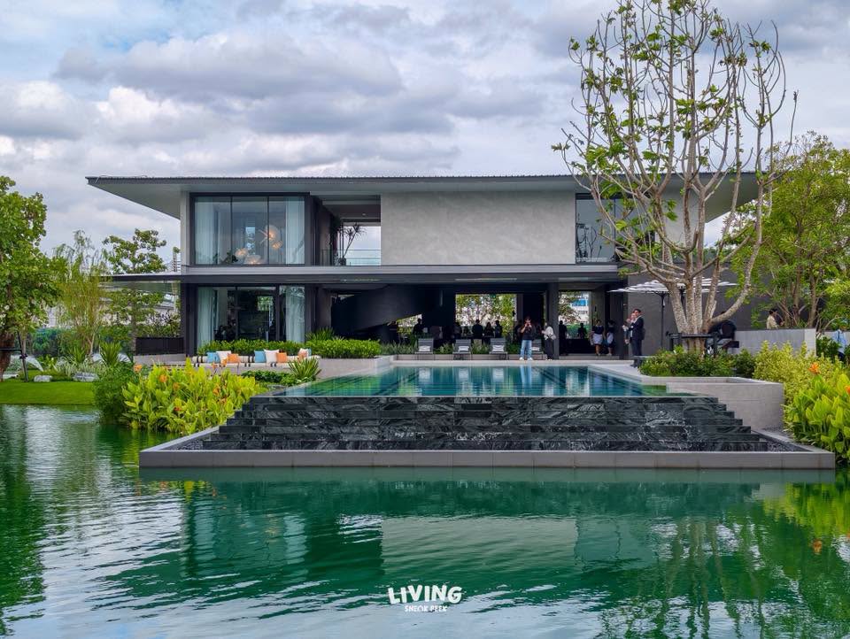 Clubhouse ใหญ่โตอยู่ริมน้ำสวยๆ