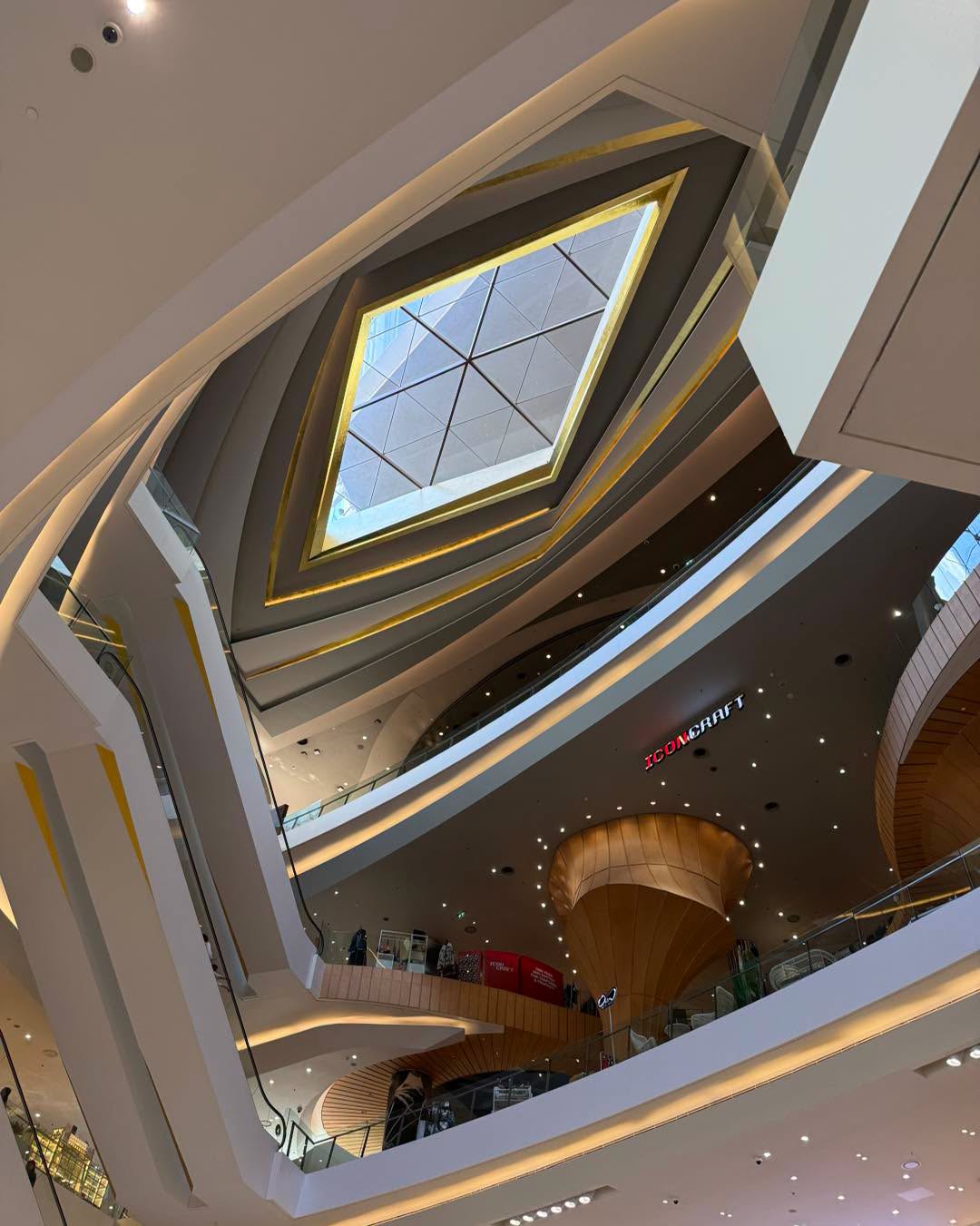 8 ปี ICONSIAM
