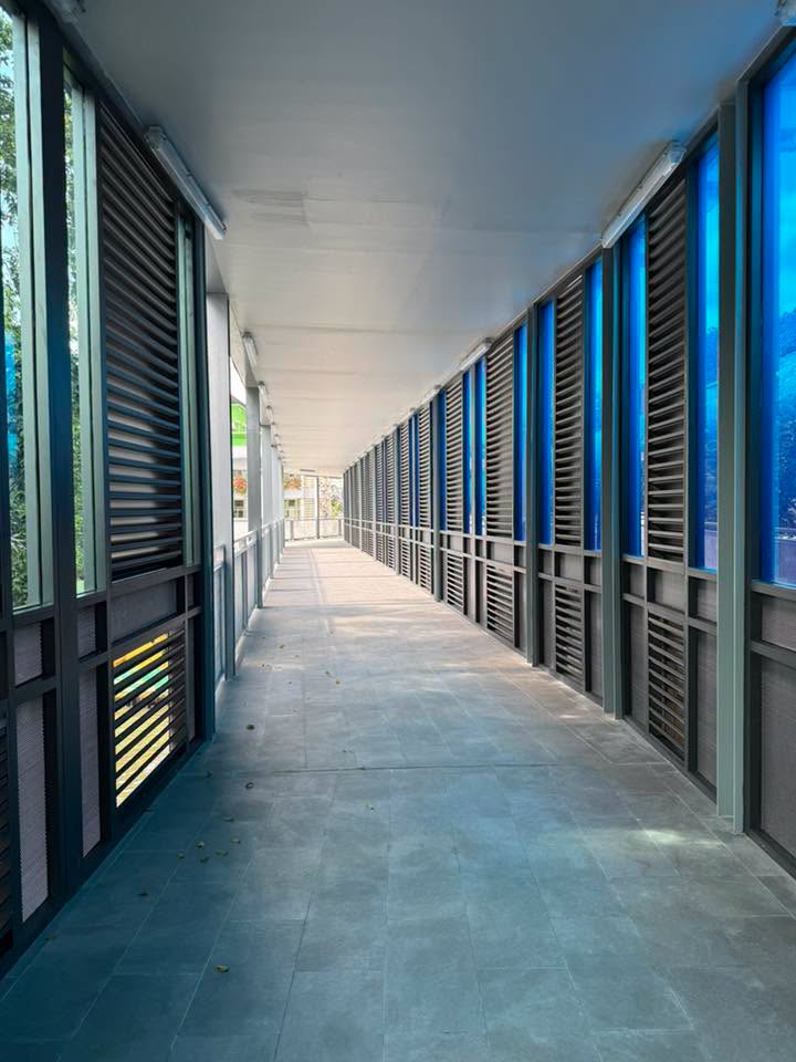 เป็น skywalk ระยะ 100 ม. ที่ทำดีที่สุดละมั้งเนี่ย