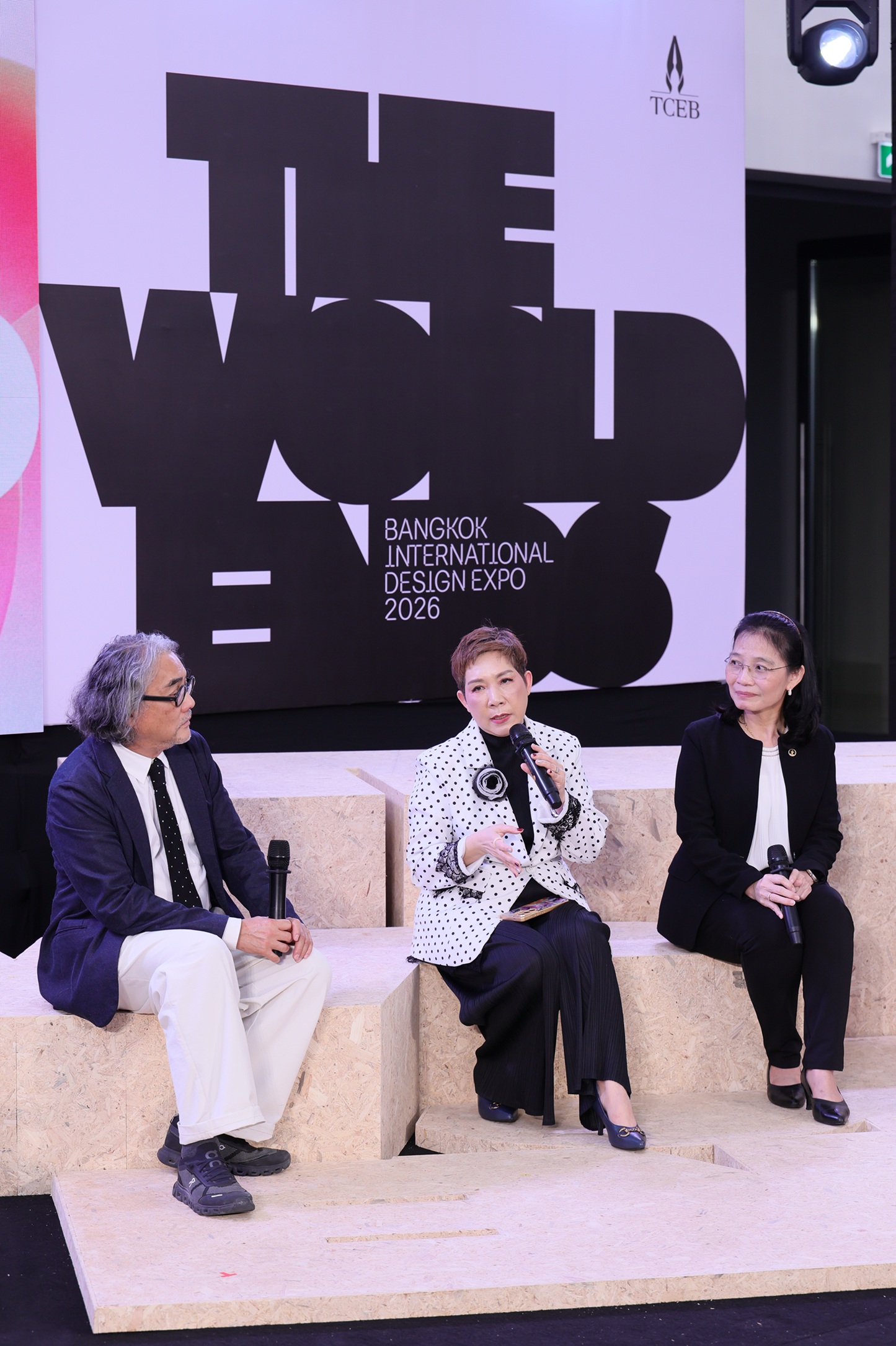 งาน THE WORLD ENDS 2026 ณ Bangkok Kunsthalle